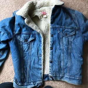 Levi’s denim jacket size 42